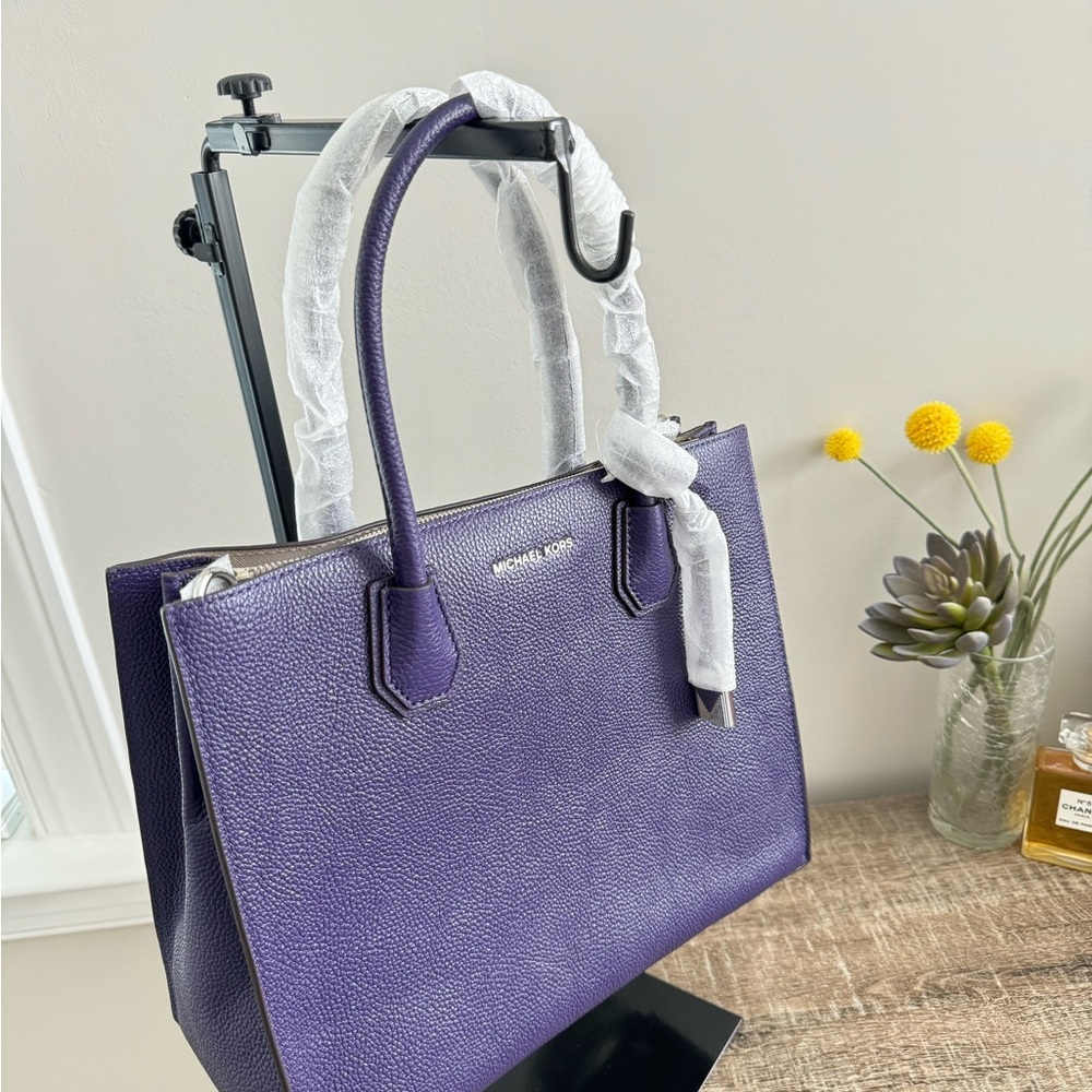 NWT Michael Kors Mercer Large Accordion Purple Pebbled Leather  Bag